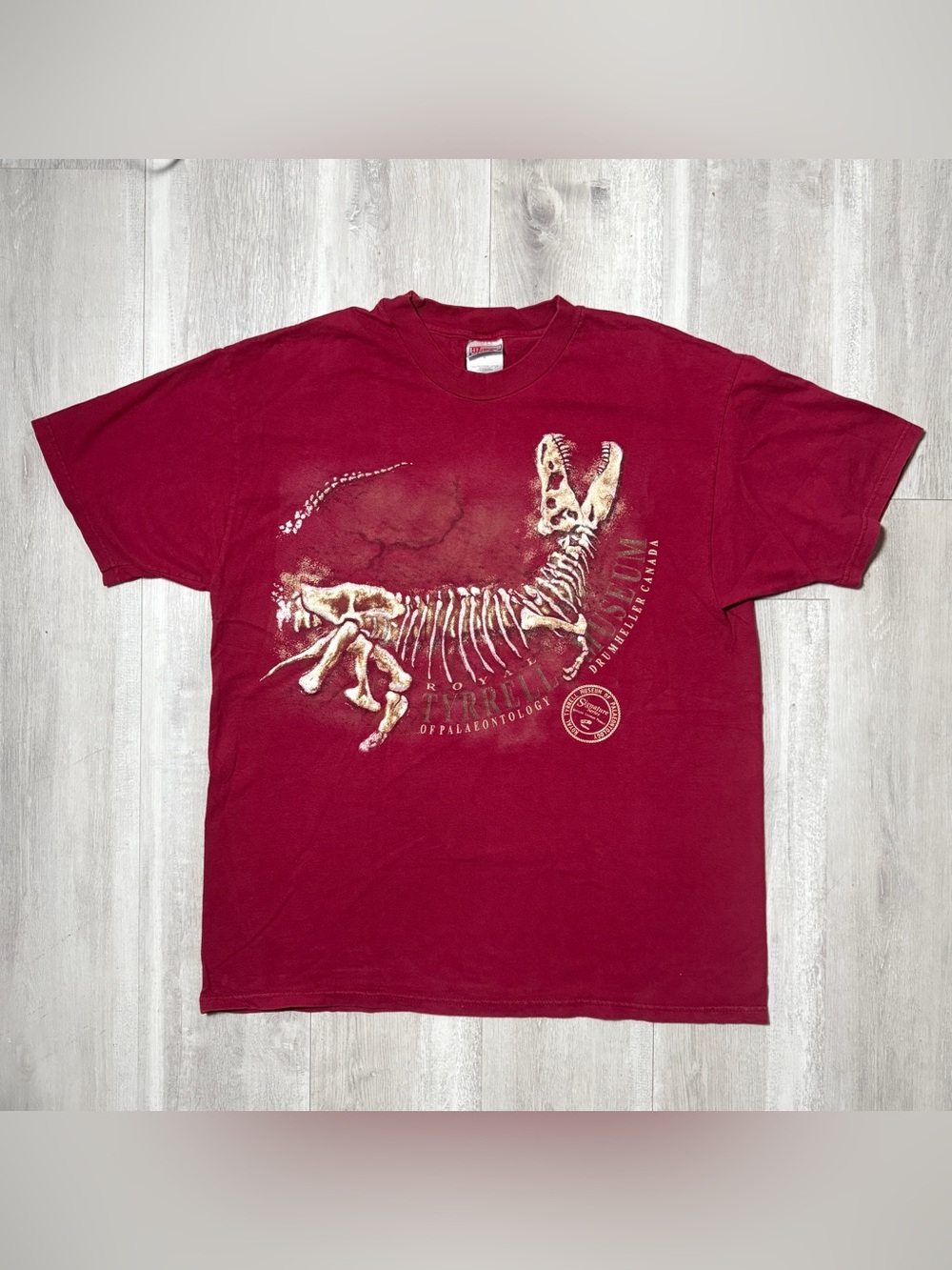 23.5x30 | 2000s Royal Tyrrell Museum Vintage T-Shirt
